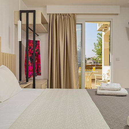 Theos Village Apartments Като Дарацо Екстериор снимка