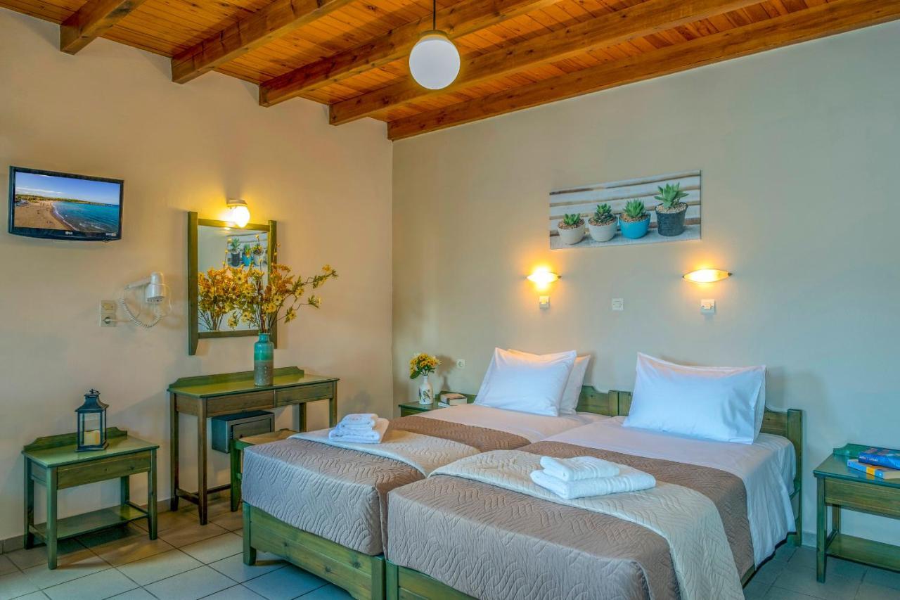 Theos Village Apartments Като Дарацо Екстериор снимка