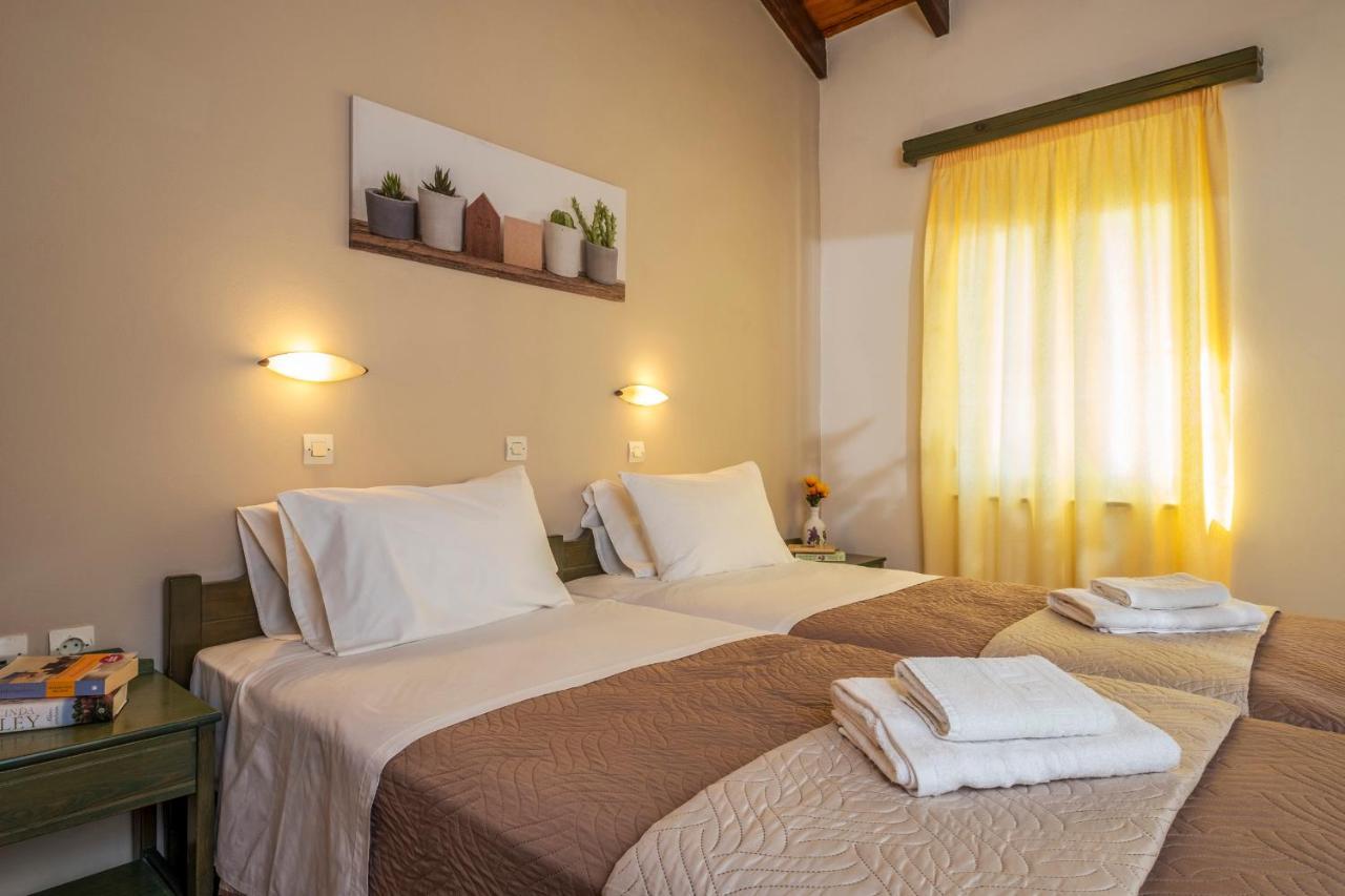 Theos Village Apartments Като Дарацо Екстериор снимка